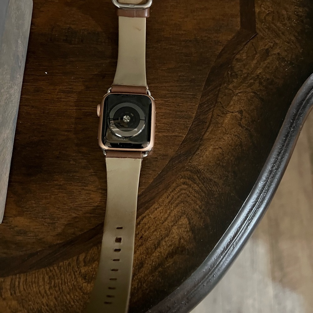 Apple 4 Watch Rose Gold